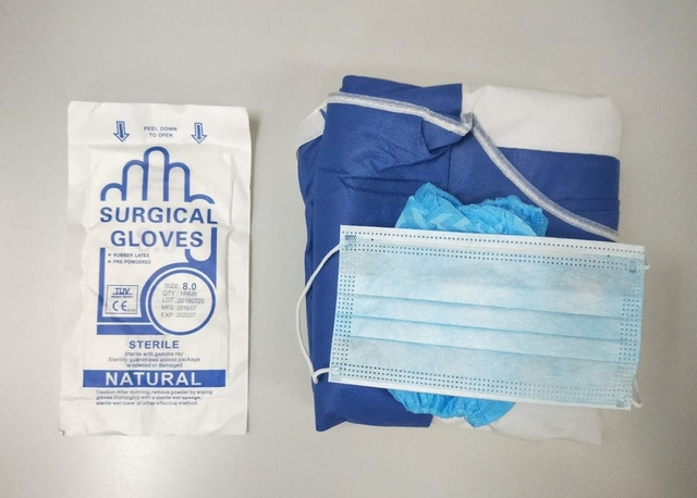 Doctor 	Sterile Surgical Packs , Surgeon Gown Pack with Face Mask